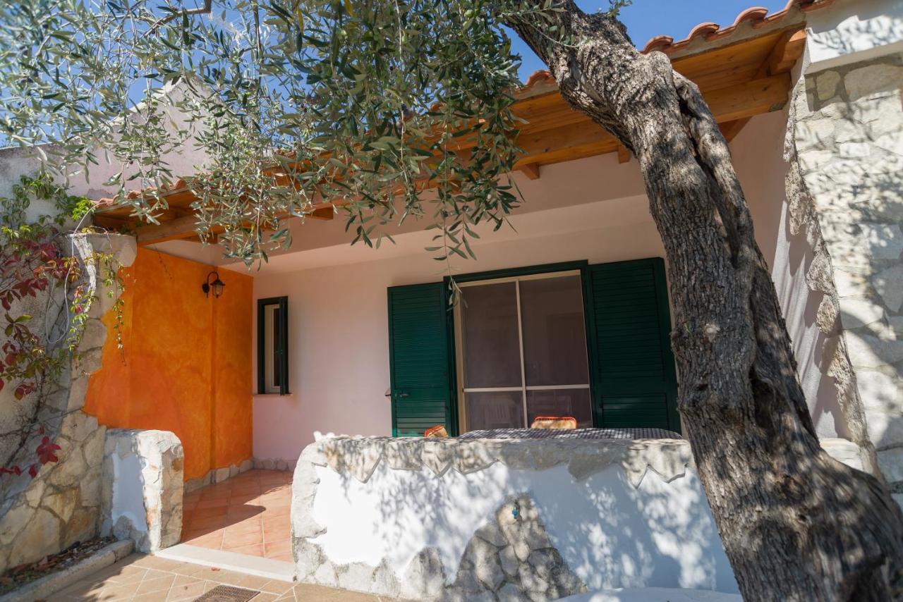 Case Vacanze Uliveto Mattinata Exterior foto