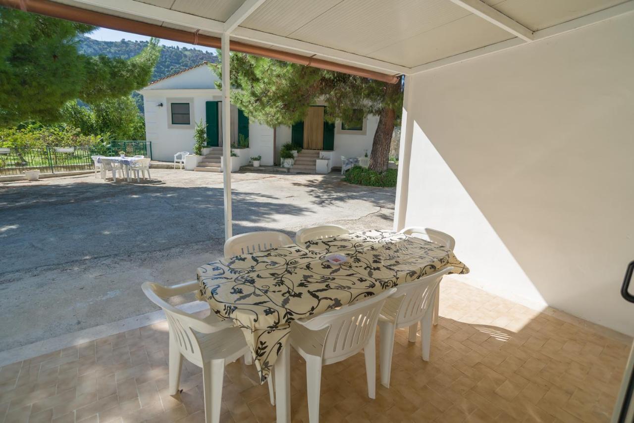 Case Vacanze Uliveto Mattinata Exterior foto