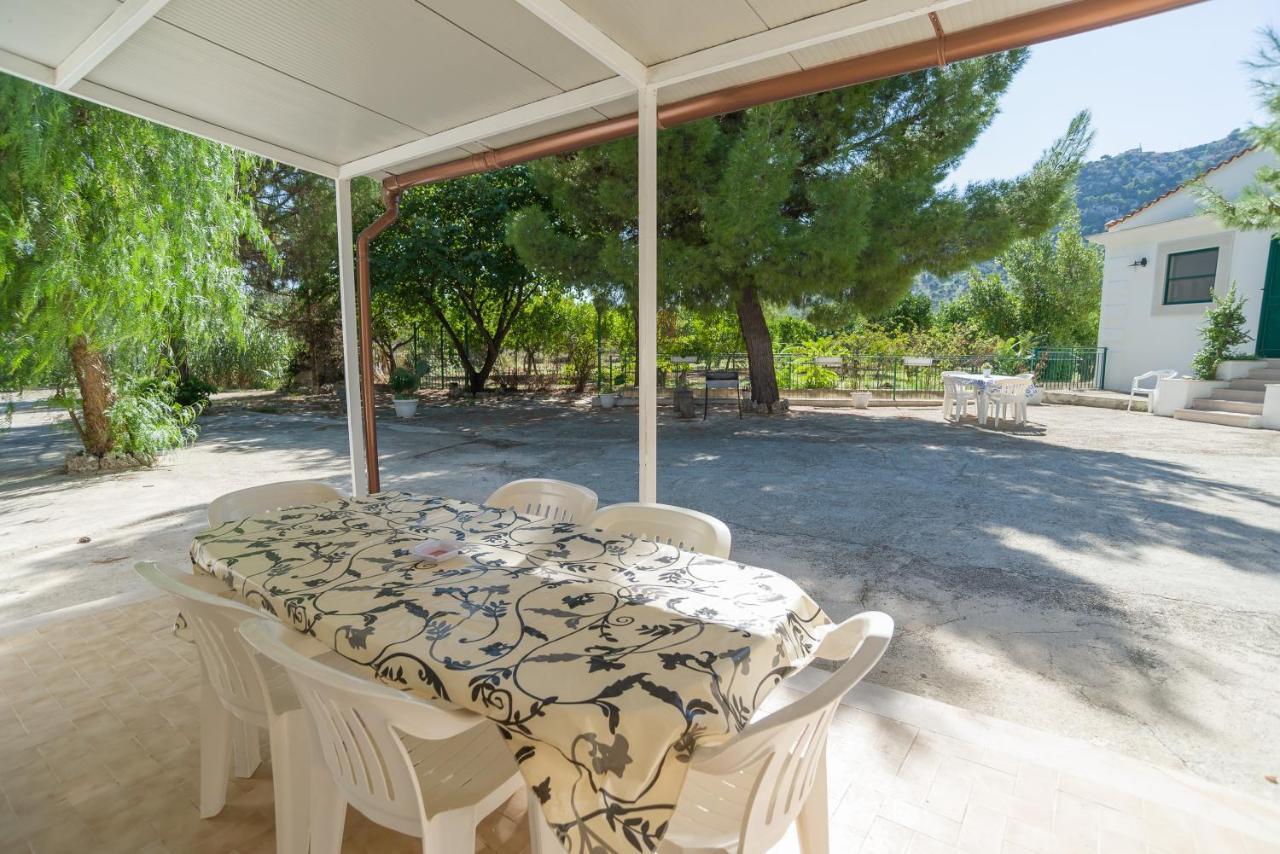 Case Vacanze Uliveto Mattinata Exterior foto